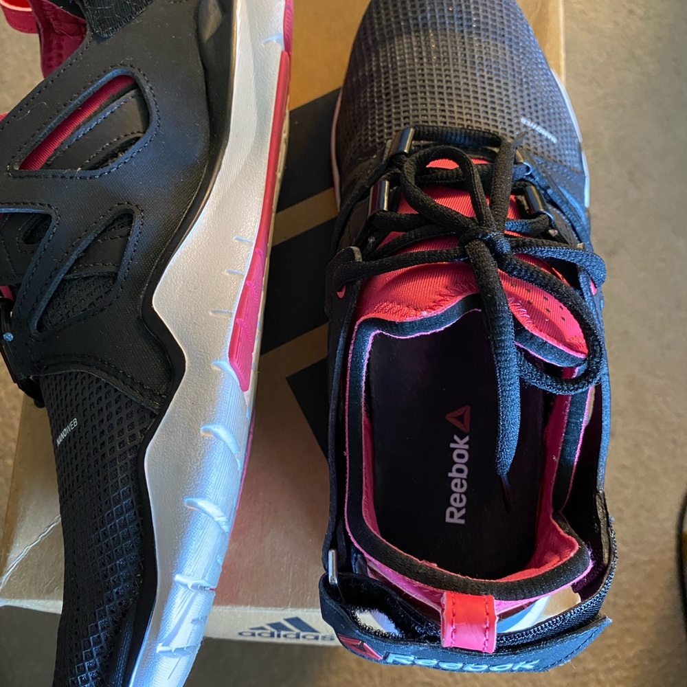 Black Reebok 8.5 - Picture 2 of 6